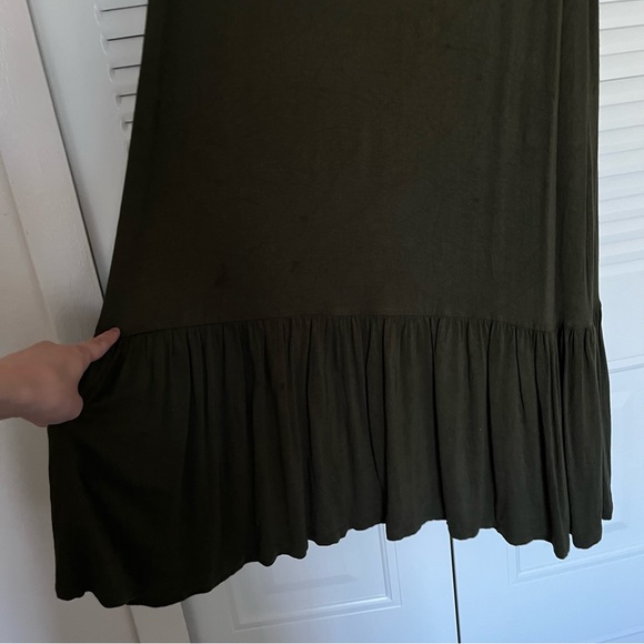 Green Dress - Picture 4 of 7